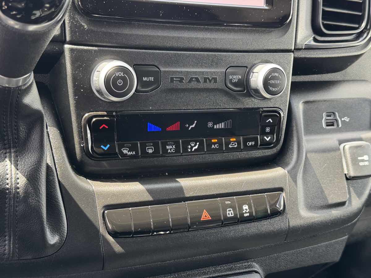 Used 2023 RAM ProMaster 2500 FWD image 31