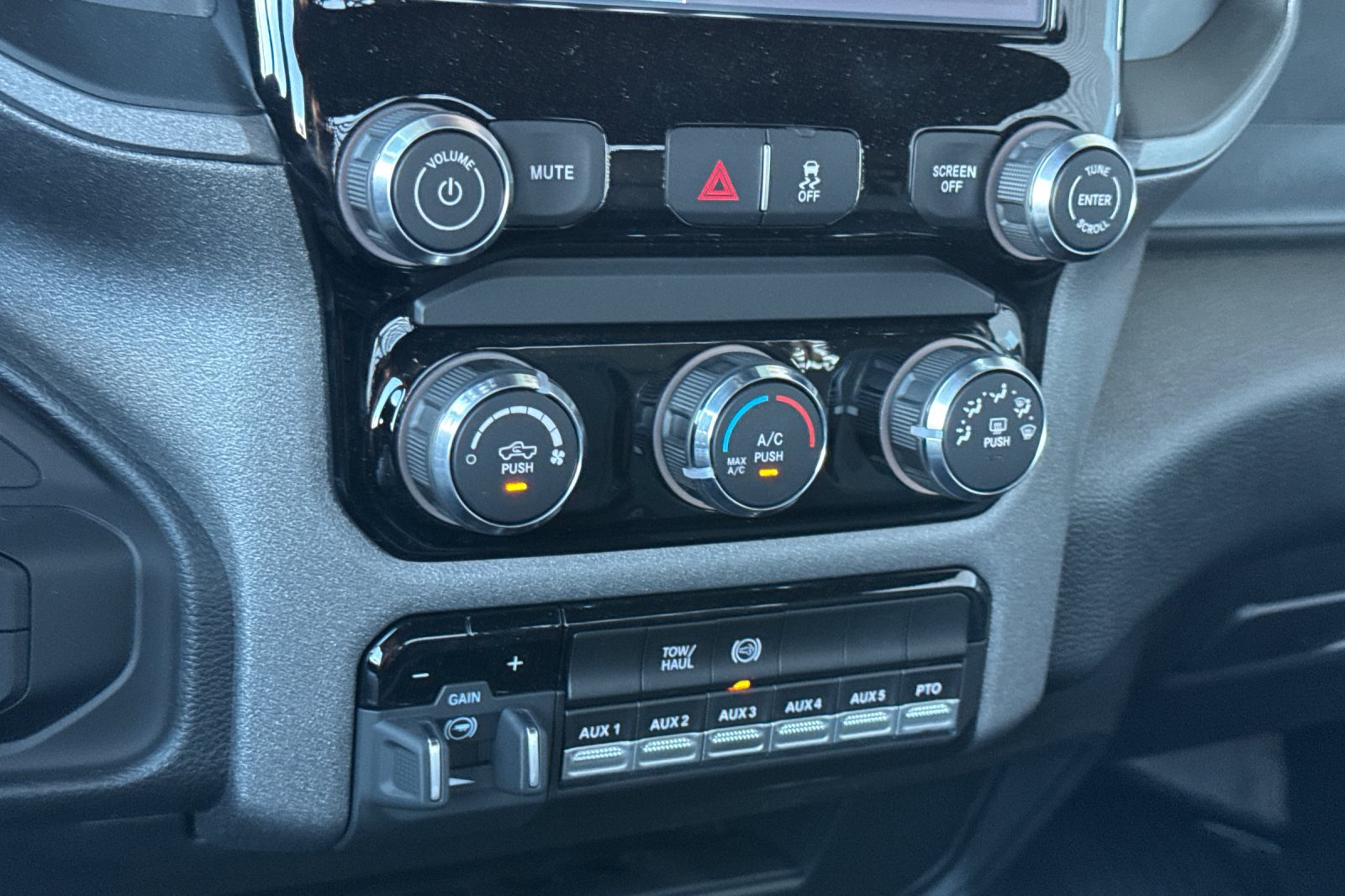New 2026 RAM 5500 Tradesman w/ Chrome Appearance Group AWD/4WD image 17