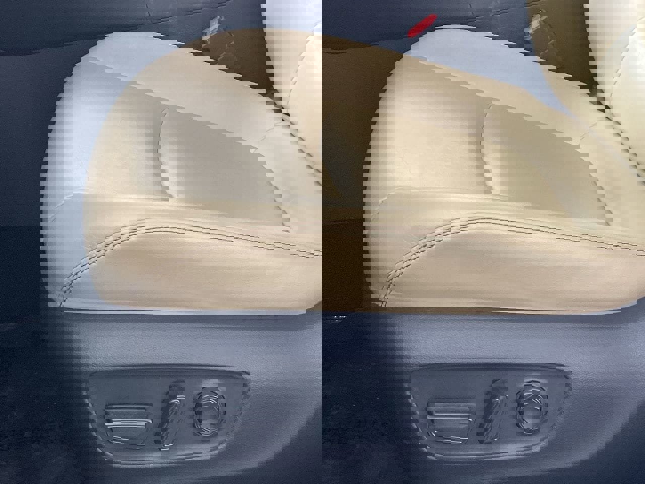 Used 2023 Toyota RAV4 XLE Premium image 19