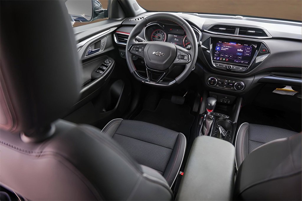 Used 2021 Chevrolet TrailBlazer RS w/ Technology Package image 27