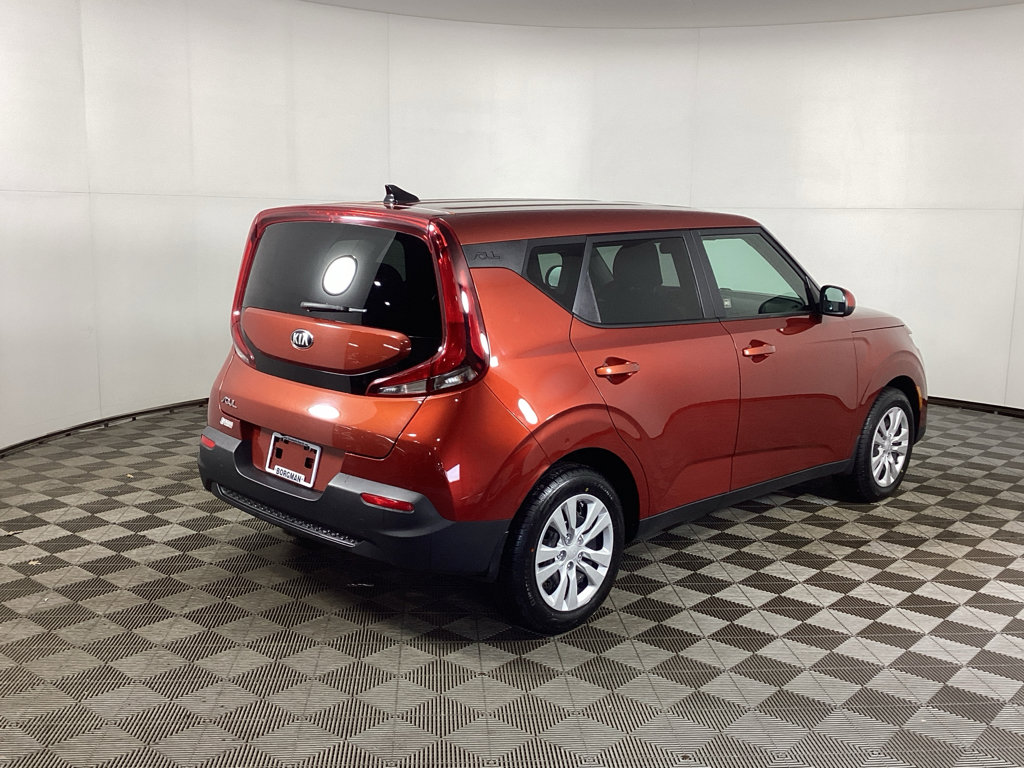 Used 2021 Kia Soul LX image 2