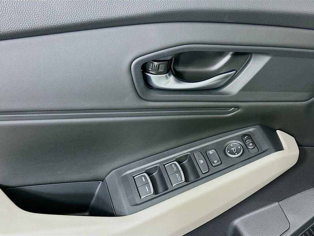 Certified 2025 Honda Accord SE image 21