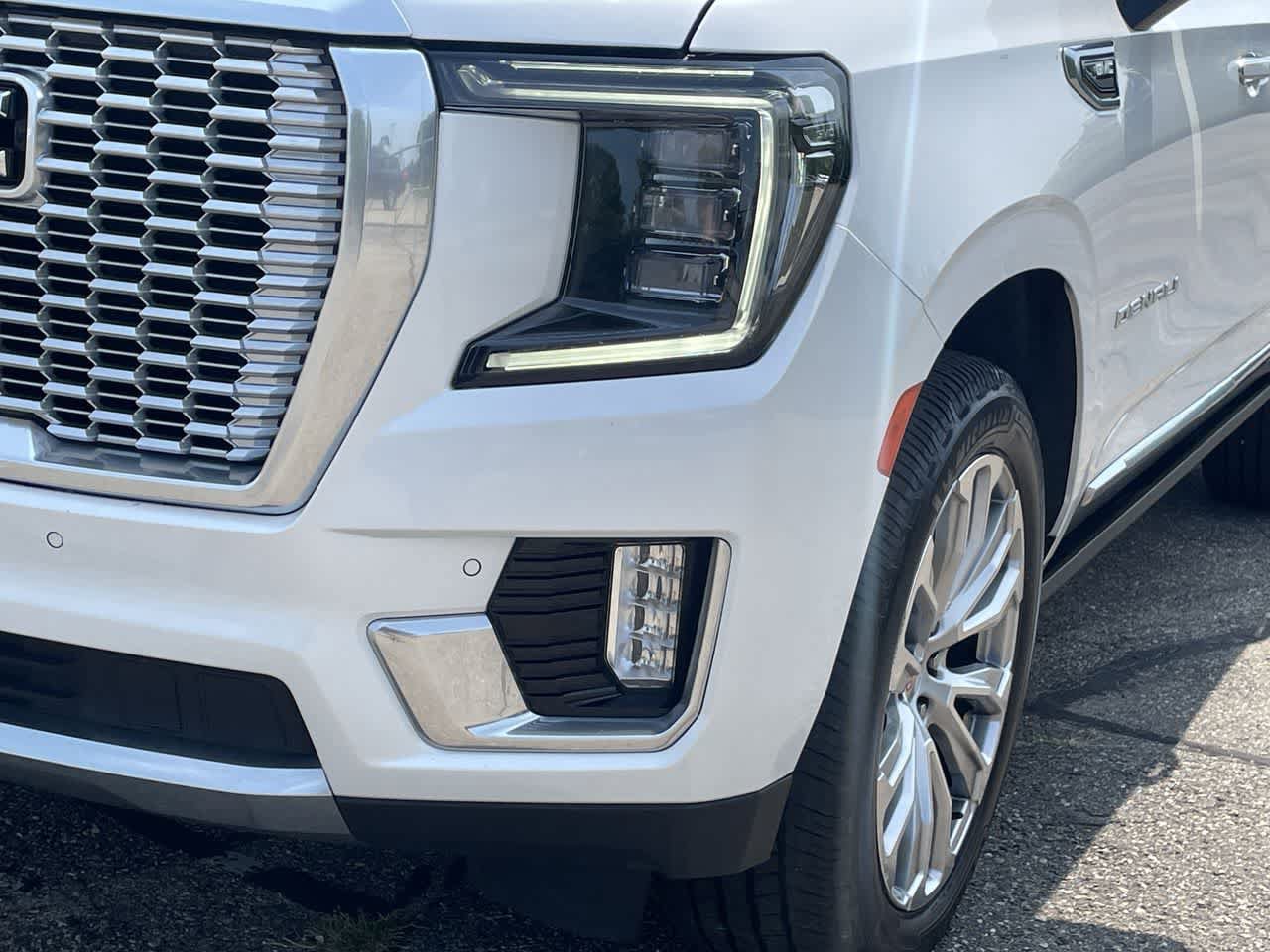 Used 2022 GMC Yukon XL Denali AWD/4WD image 40
