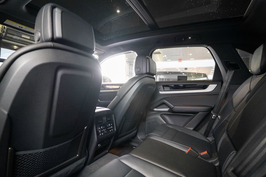 New 2026 Porsche Cayenne image 17