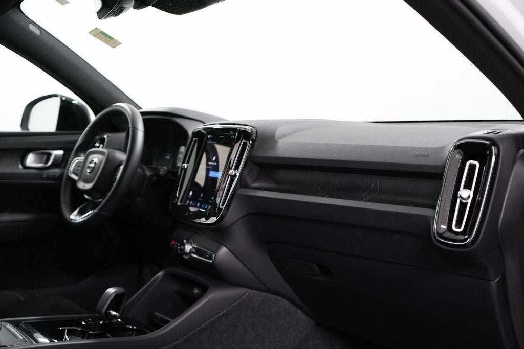 Used 2023 Volvo XC40 Recharge Ultimate AWD/4WD image 25