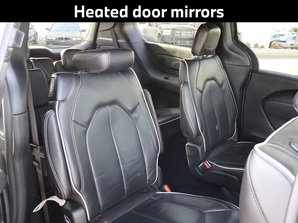 Used 2025 Chrysler Pacifica Limited image 15