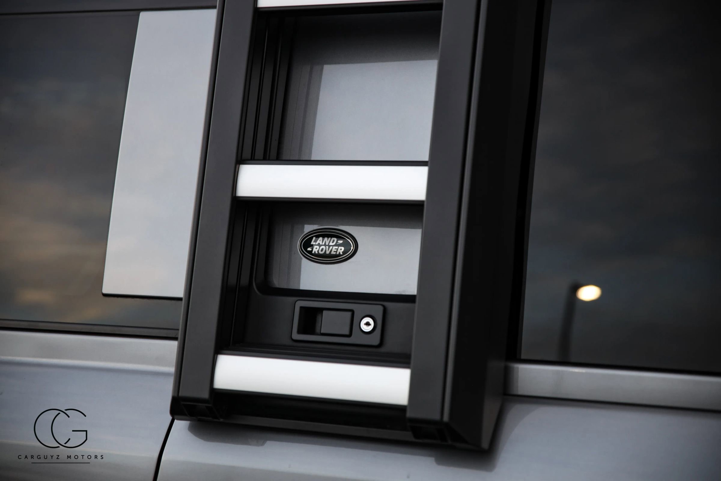 Used 2022 Land Rover Defender 110 SE image 41