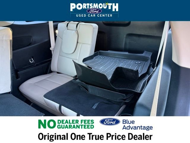 Used 2023 Ford Explorer XLT w/ Equipment Group 202A image 8