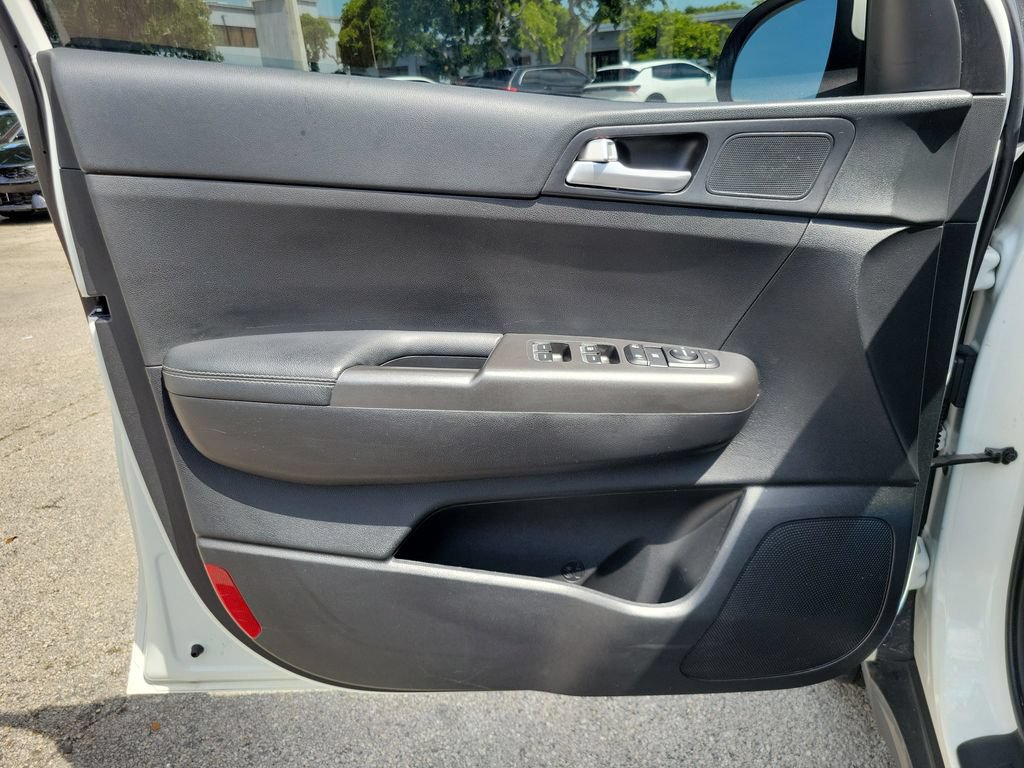 Used 2020 Kia Sportage LX FWD image 14