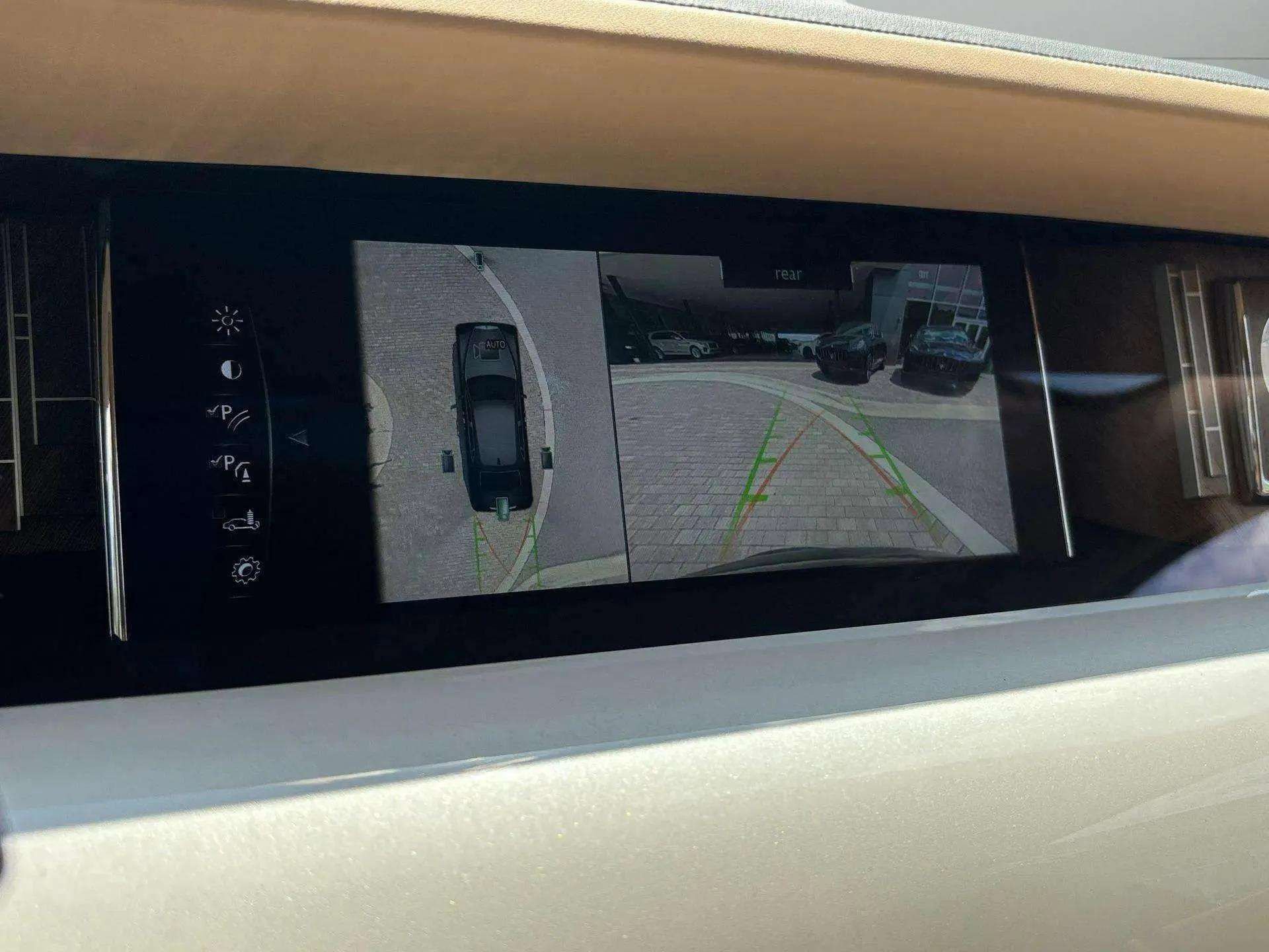 Used 2019 Rolls-Royce Phantom Sedan image 36