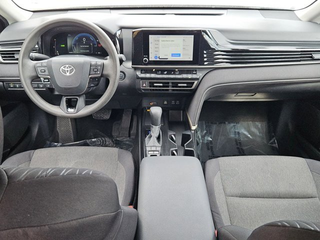 Used 2025 Toyota Camry LE image 27