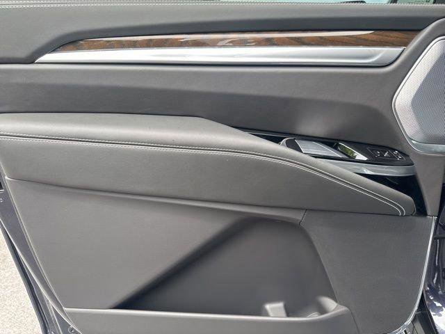 New 2025 Cadillac Escalade ESV Premium Luxury Platinum image 16