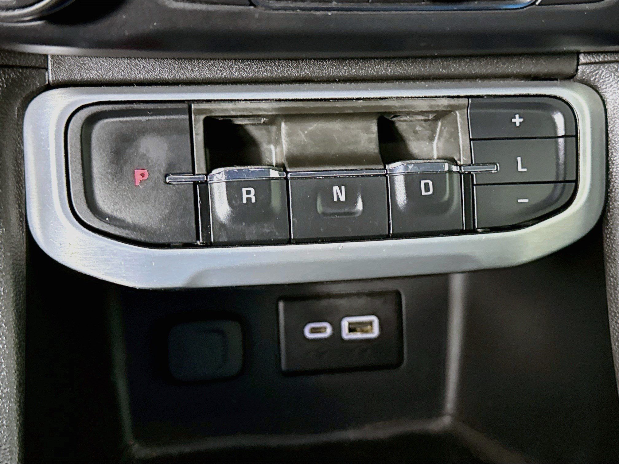 Used 2020 GMC Acadia SLE FWD image 20