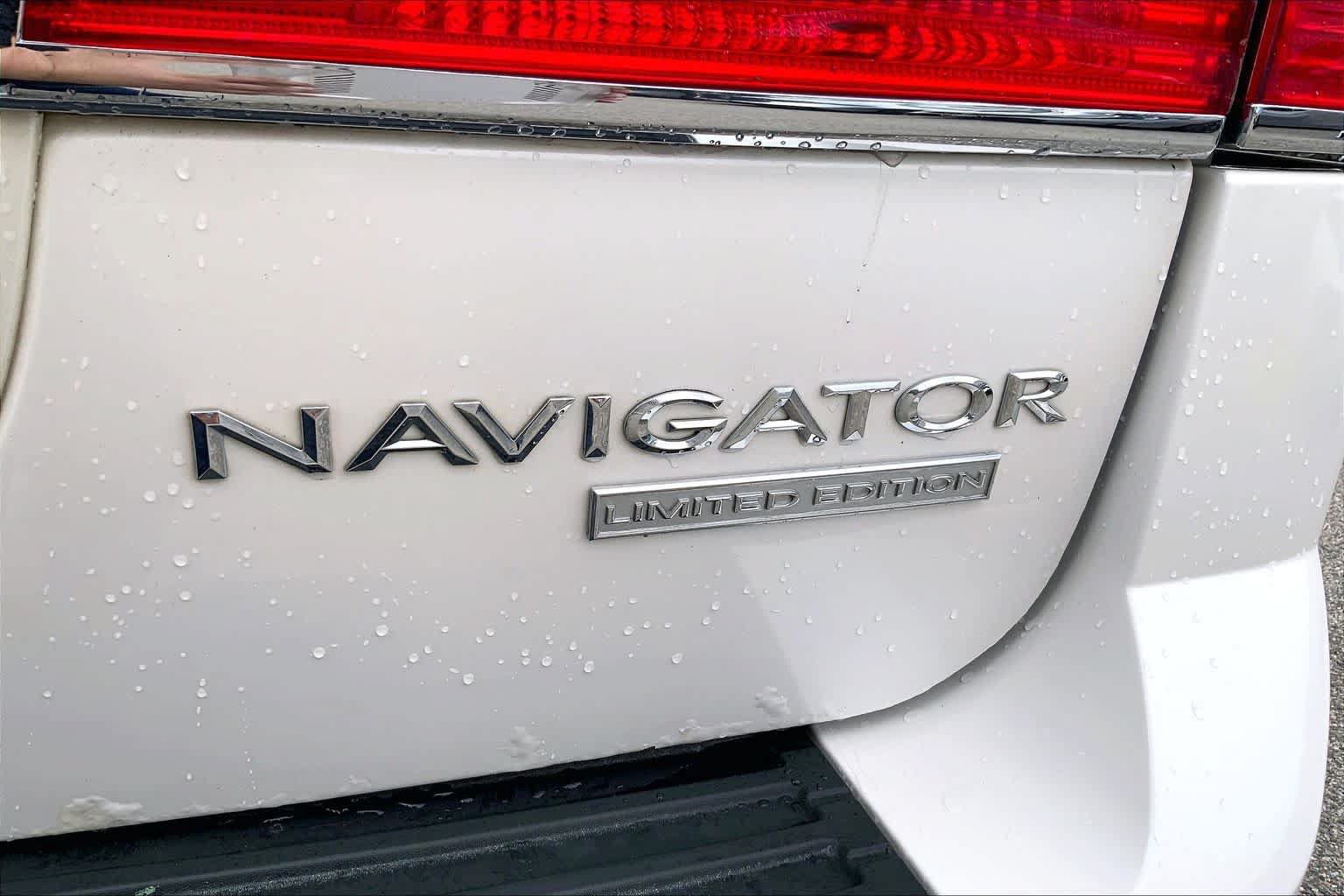 Used 2014 Lincoln Navigator 4WD w/ Equipment Group 101A image 10