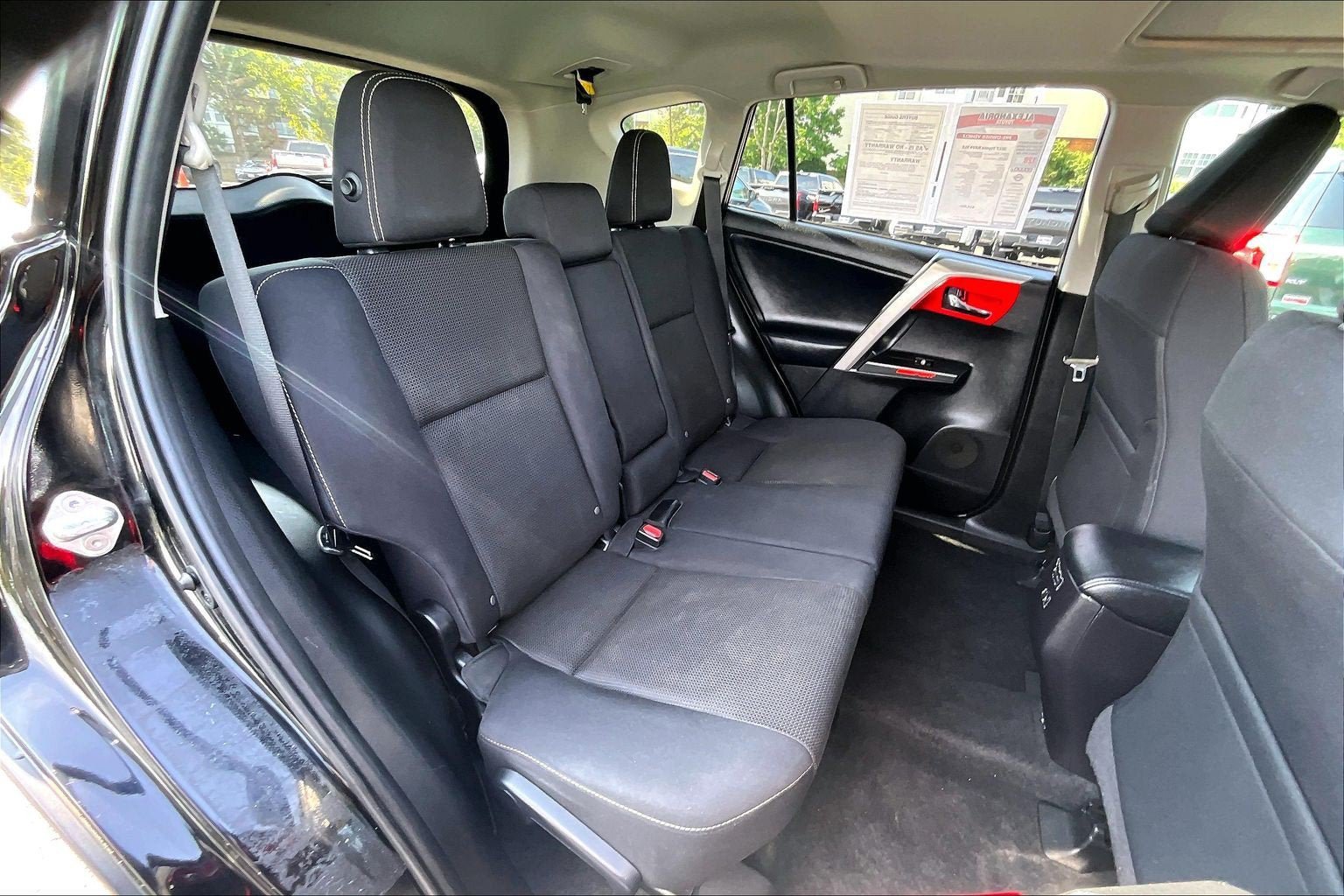 Used 2017 Toyota RAV4 XLE AWD/4WD image 26