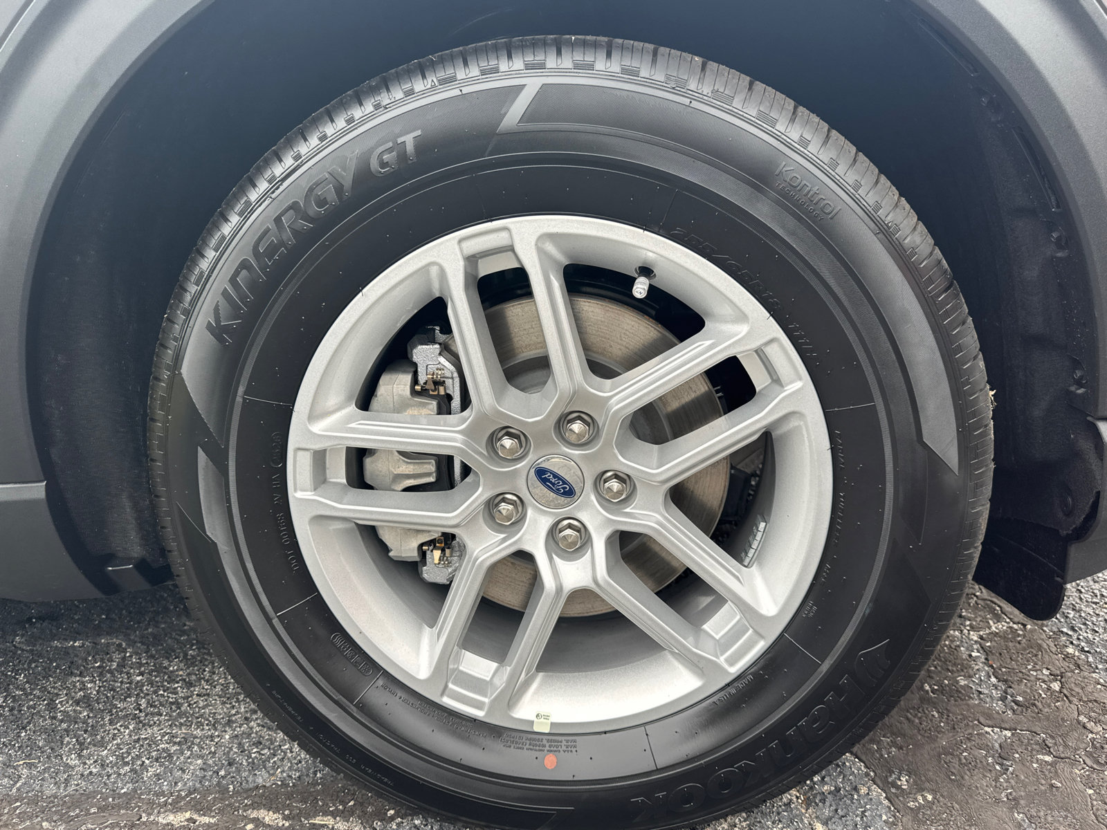 New 2026 Ford Explorer Active RWD image 14