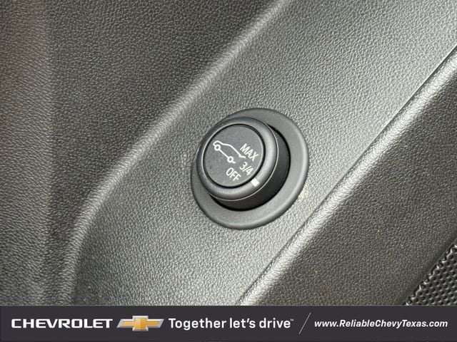 Used 2023 Chevrolet Equinox RS w/ LPO, Cargo Package FWD image 29