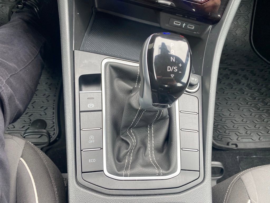 Used 2025 Volkswagen Jetta Sport image 21