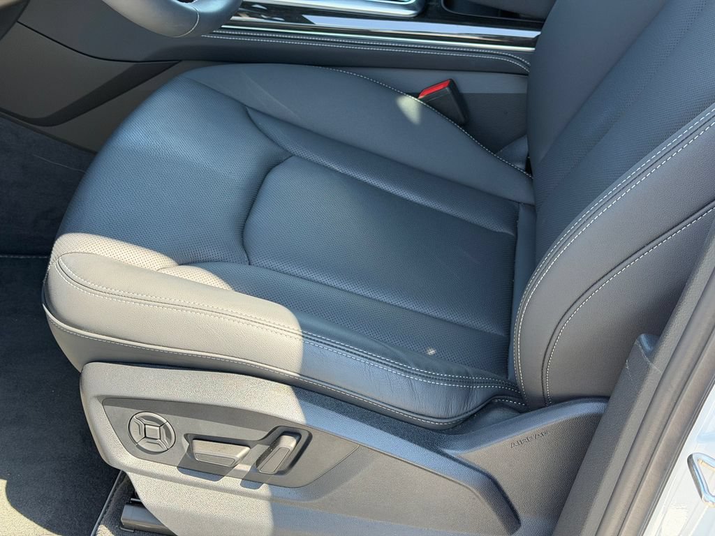 New 2026 Audi Q7 3.0T Premium Plus AWD/4WD image 16