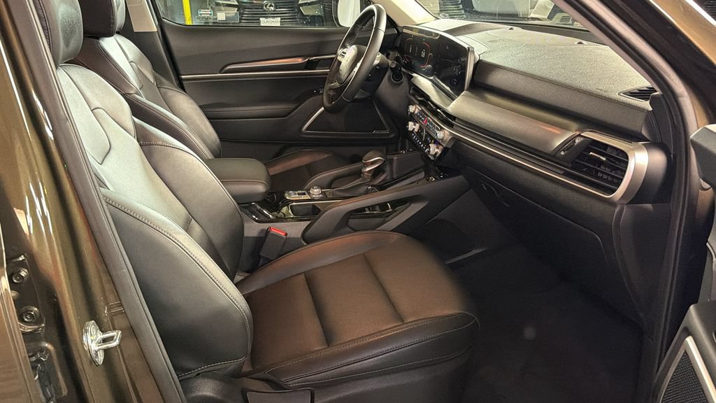 Used 2023 Kia Telluride S AWD/4WD image 9