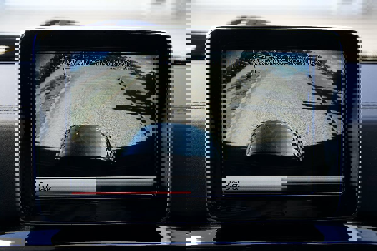 Used 2015 Mercedes-Benz G 63 AMG 4MATIC w/ PA6 Package image 23