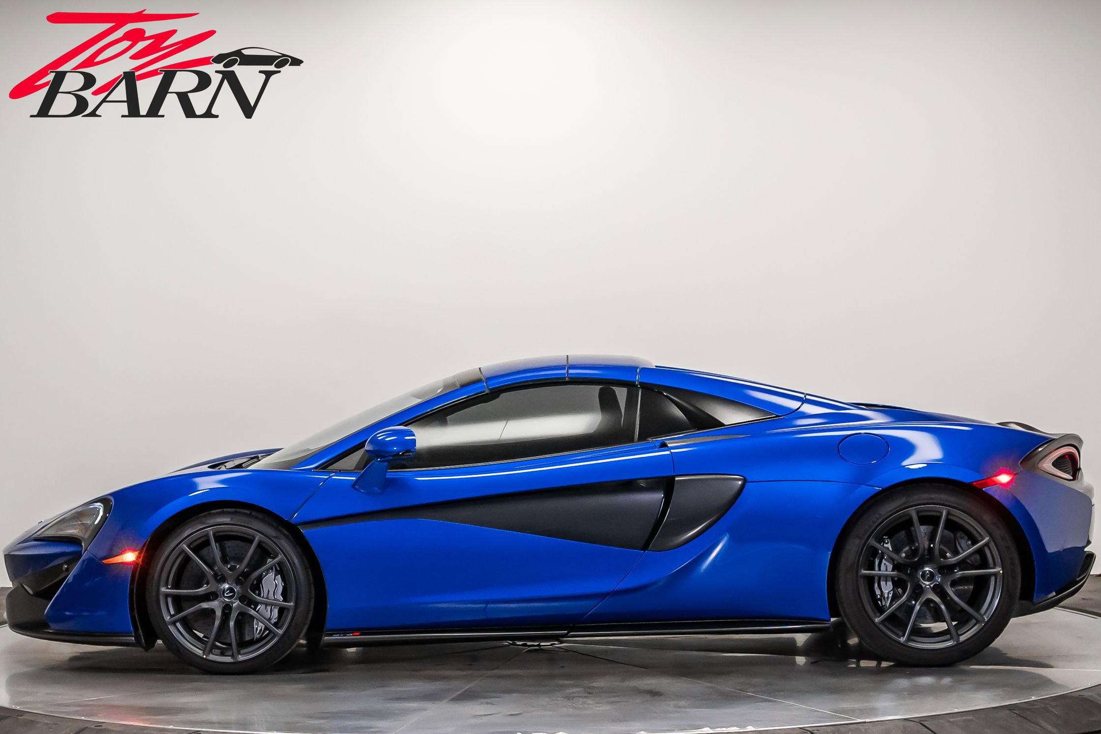 Used 2019 McLaren 570S Spider image 10