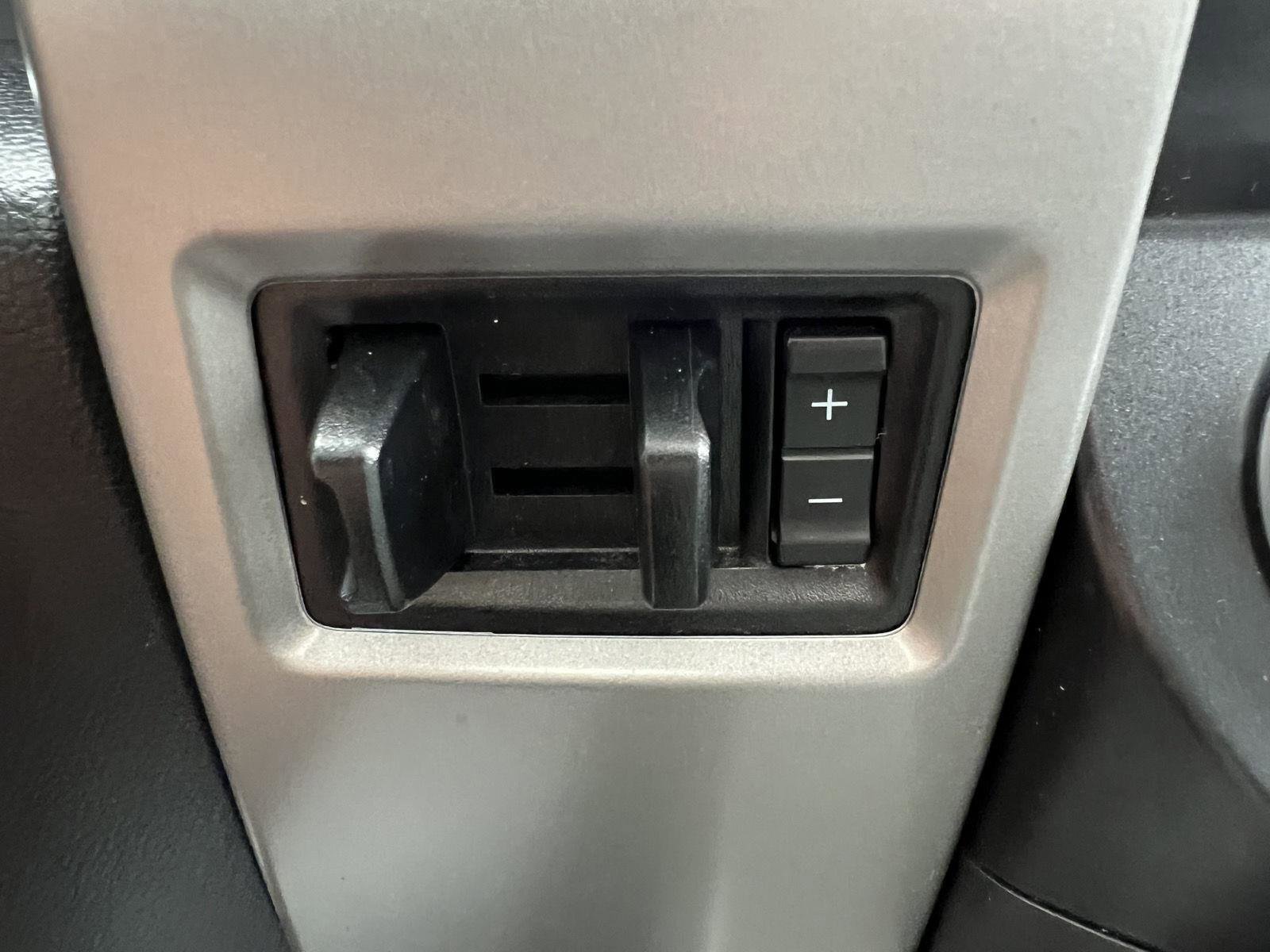 Used 2021 Ford F250 Lariat w/ Lariat Ultimate Package AWD/4WD image 36