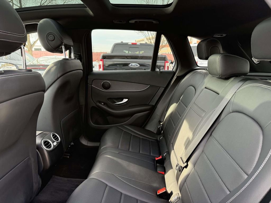Used 2021 Mercedes-Benz GLC 300 4MATIC w/ Premium Package image 18