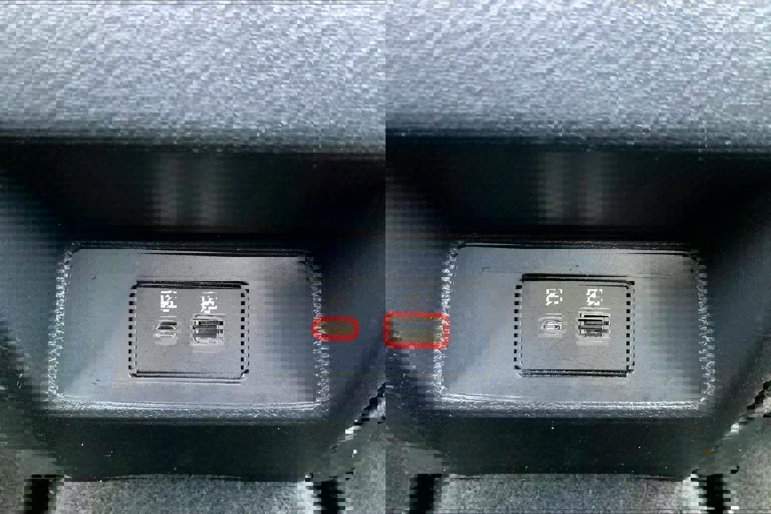 Used 2025 Nissan Altima 2.5 SV image 30