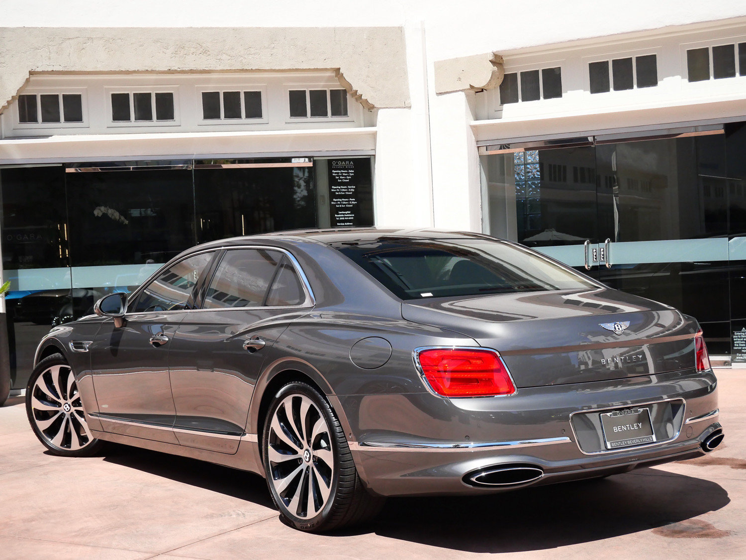 New 2026 Bentley Flying Spur V8 AWD/4WD image 3