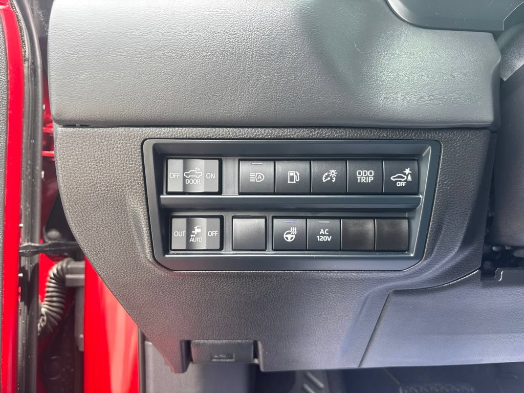Used 2025 Toyota Tundra Platinum AWD/4WD image 23