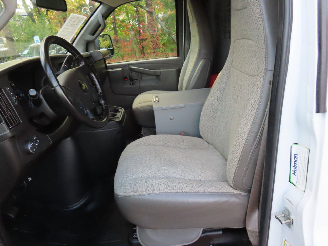 Used 2022 Chevrolet Express 2500 w/ Driver Convenience Package image 7