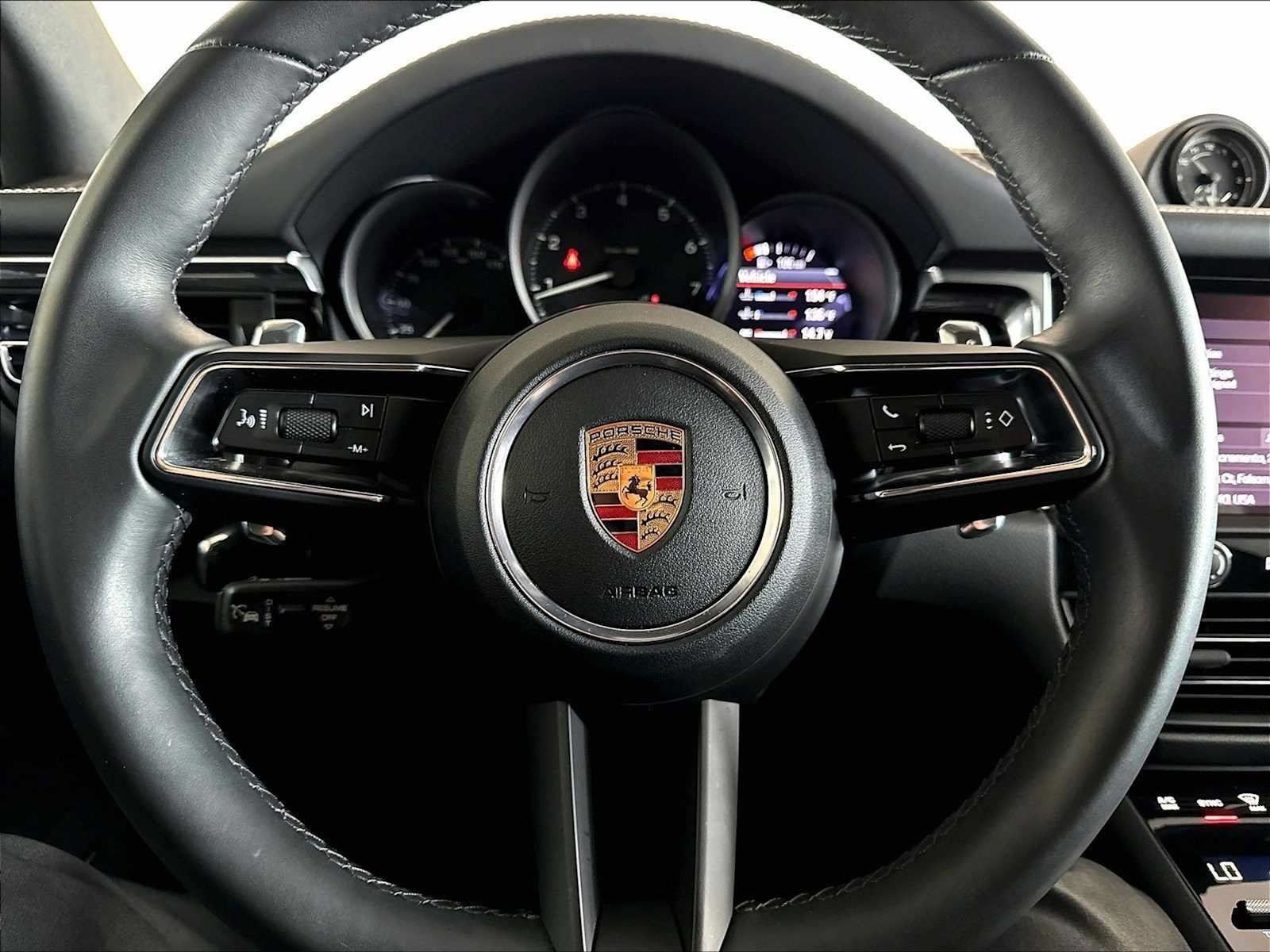Used 2026 Porsche Macan AWD/4WD image 18