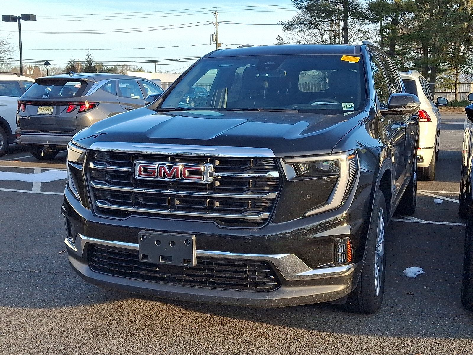 Used 2024 GMC Acadia Elevation image 5