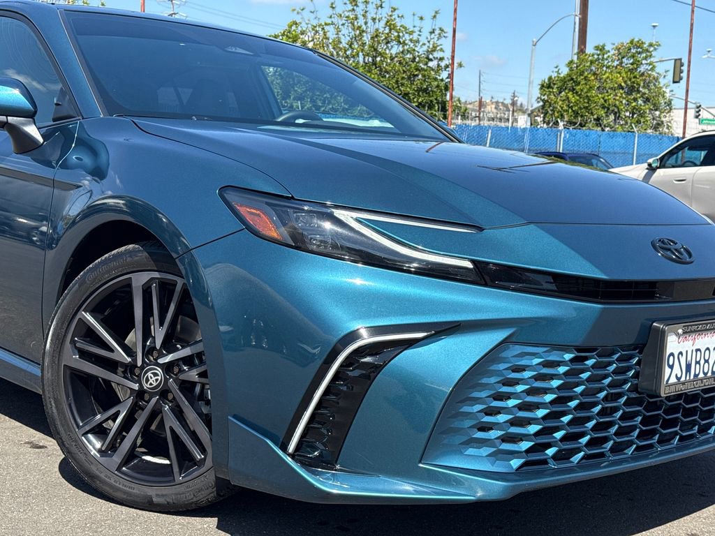 Used 2025 Toyota Camry XSE FWD image 6