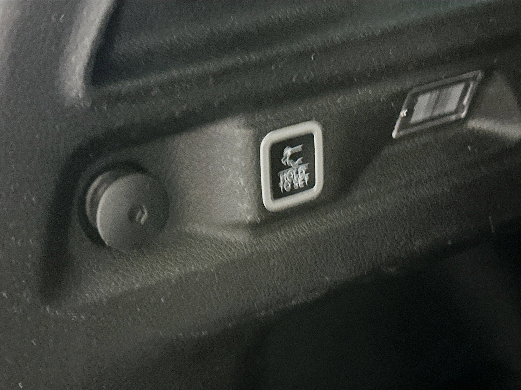 Used 2024 Jeep Grand Cherokee L Limited w/ Luxury Tech Group II image 33