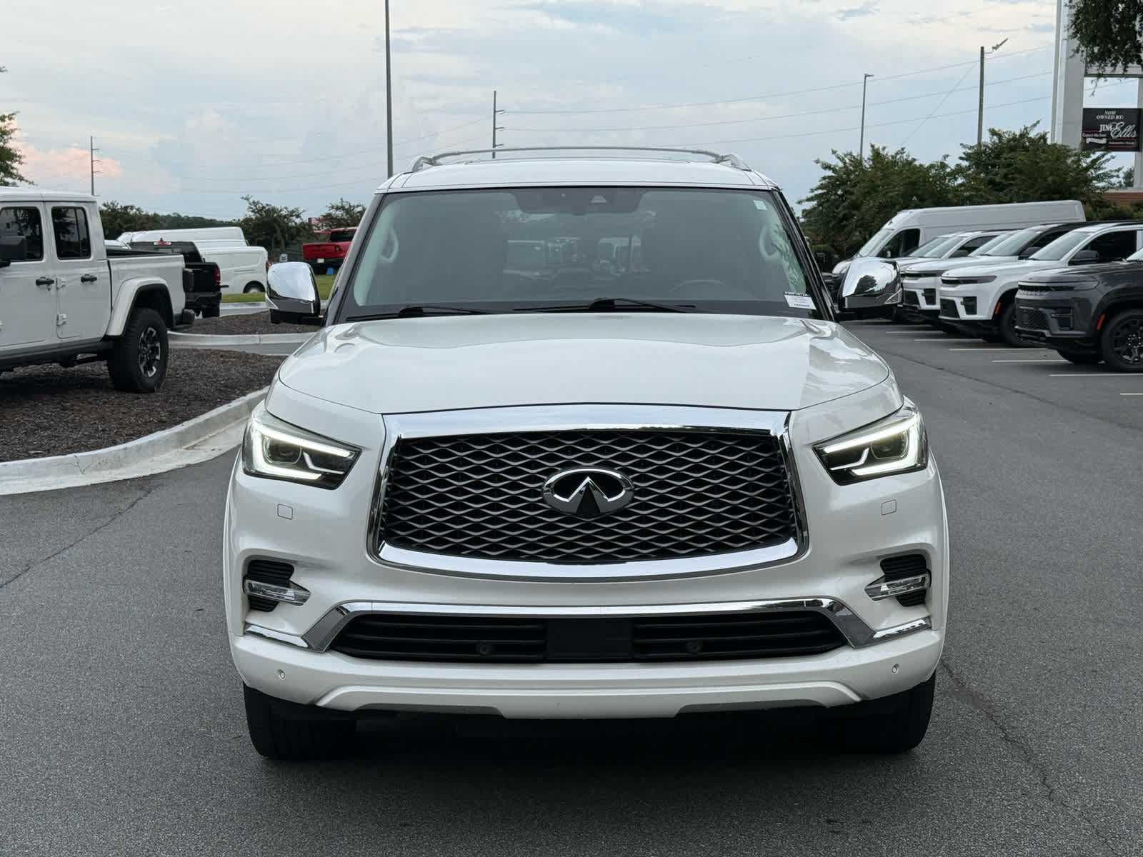Used 2019 INFINITI QX80 Luxe w/ Proactive Package AWD/4WD image 8