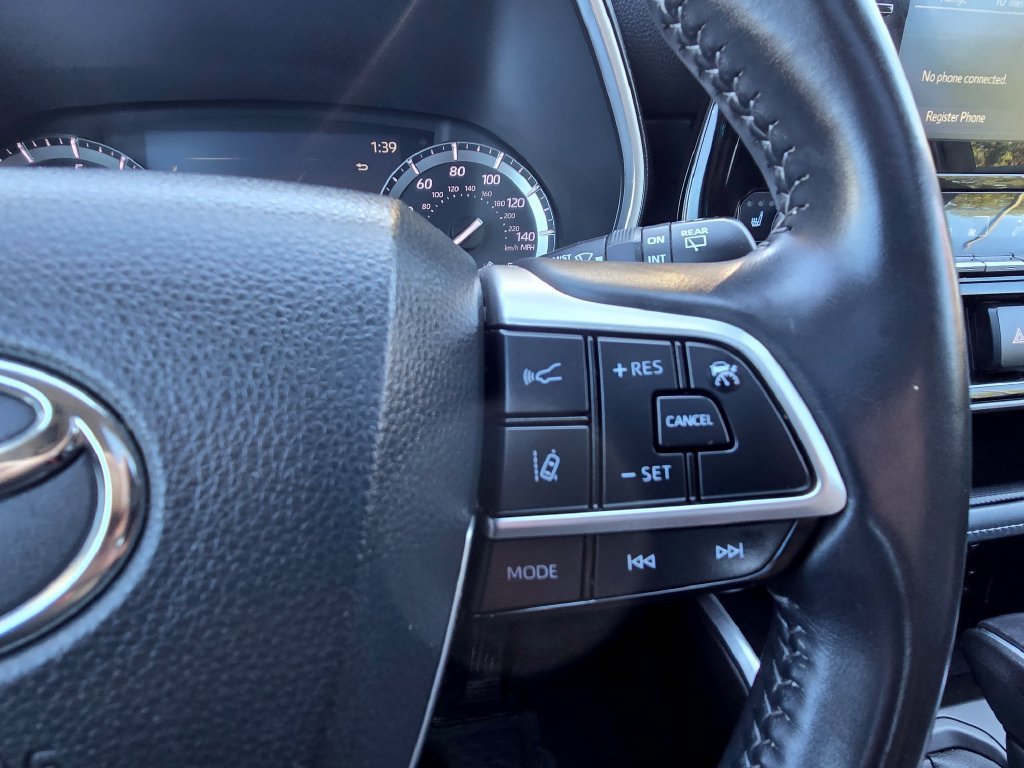 Certified 2022 Toyota Highlander XLE AWD/4WD image 23