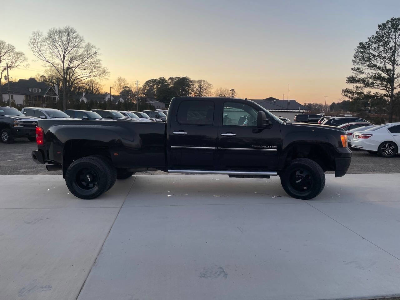 Used 2013 GMC Sierra 3500 Denali image 5