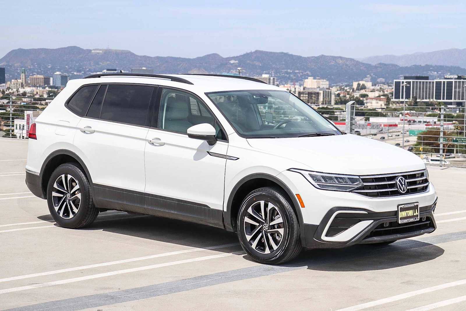 Used 2023 Volkswagen Tiguan S FWD image 3