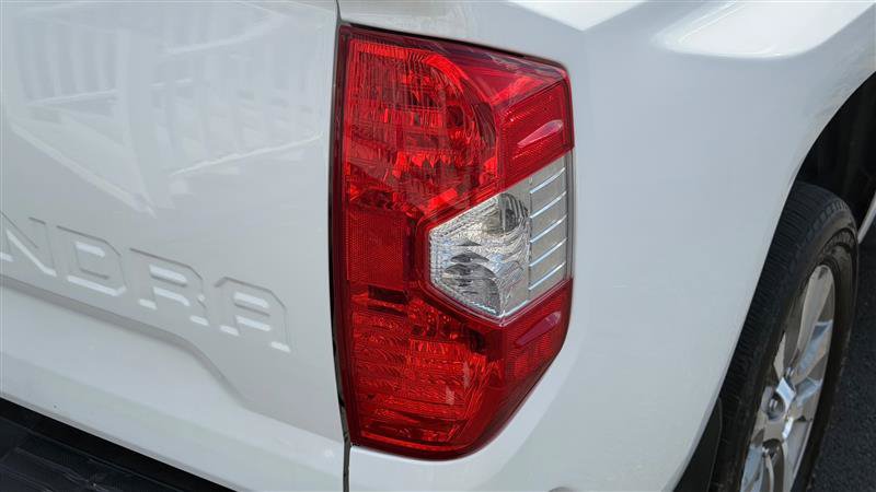 Used 2015 Toyota Tundra Limited w/ Limited Premium Package AWD/4WD image 14