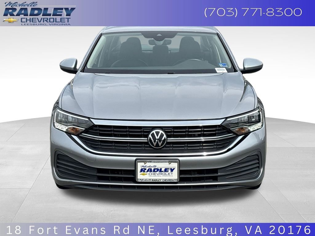 Used 2024 Volkswagen Jetta SE FWD image 9