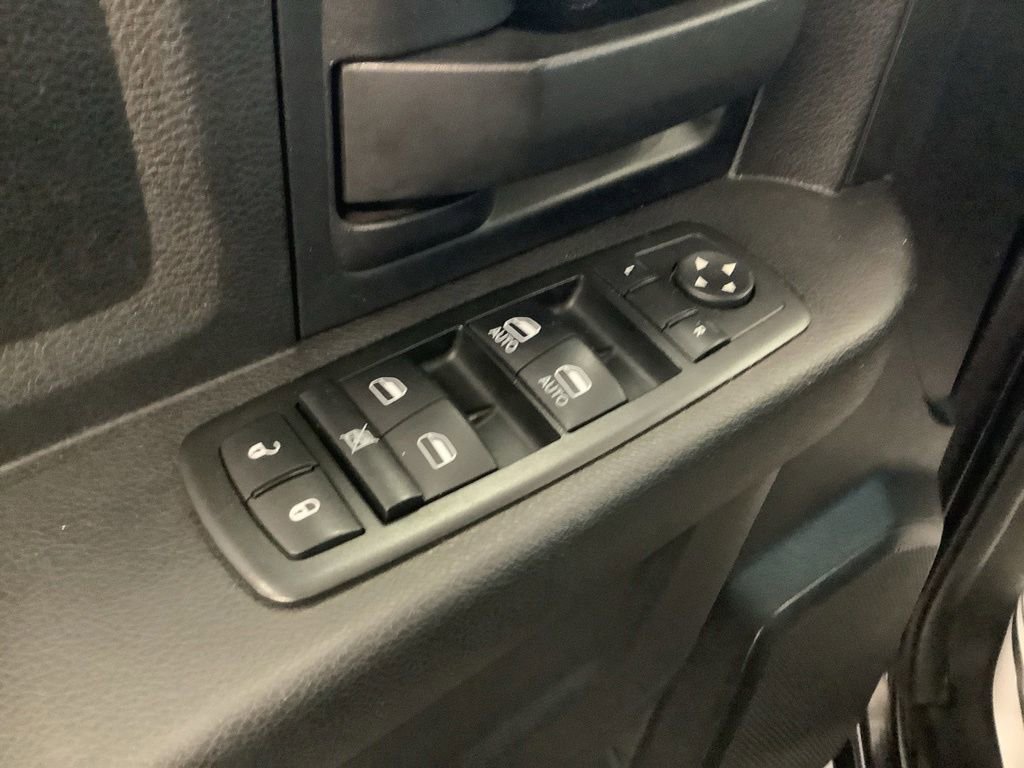 Used 2015 RAM 1500 Express AWD/4WD image 16