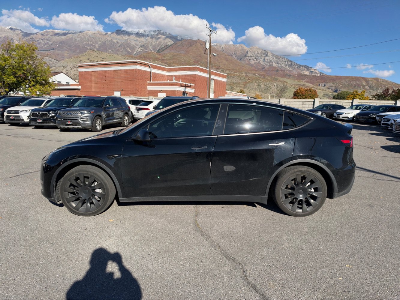 Used 2023 Tesla Model Y Long Range AWD/4WD image 2