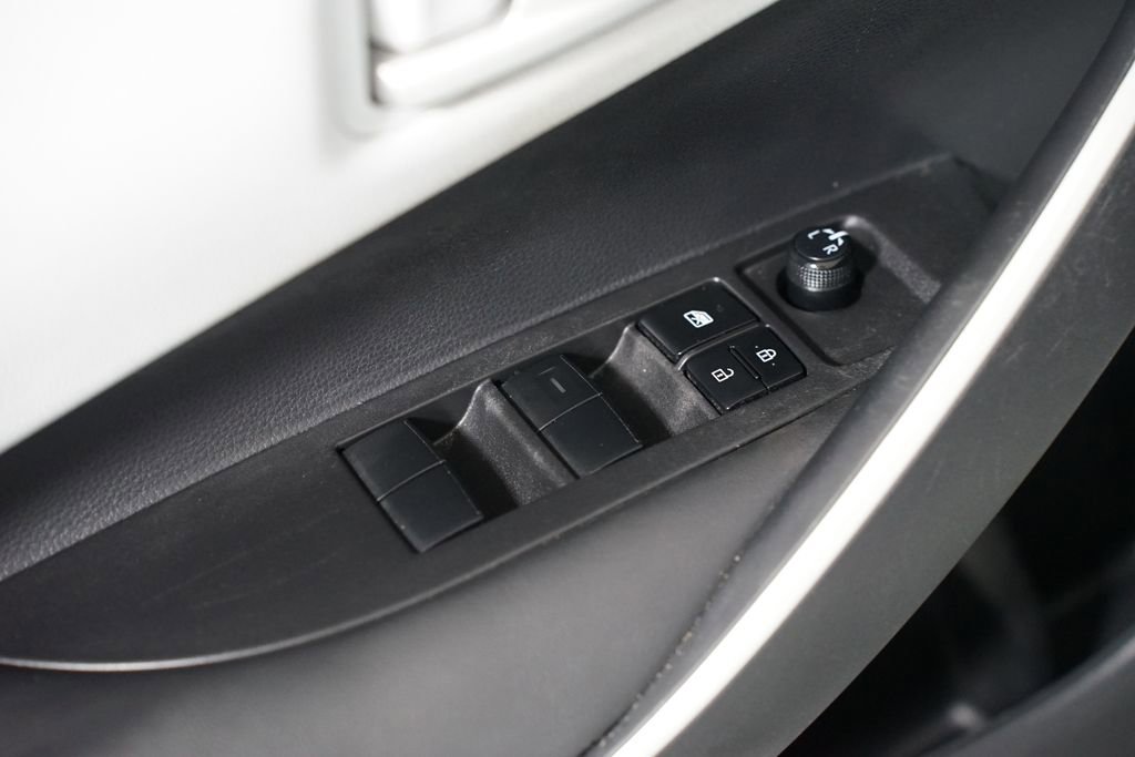 Used 2024 Toyota Corolla SE image 30