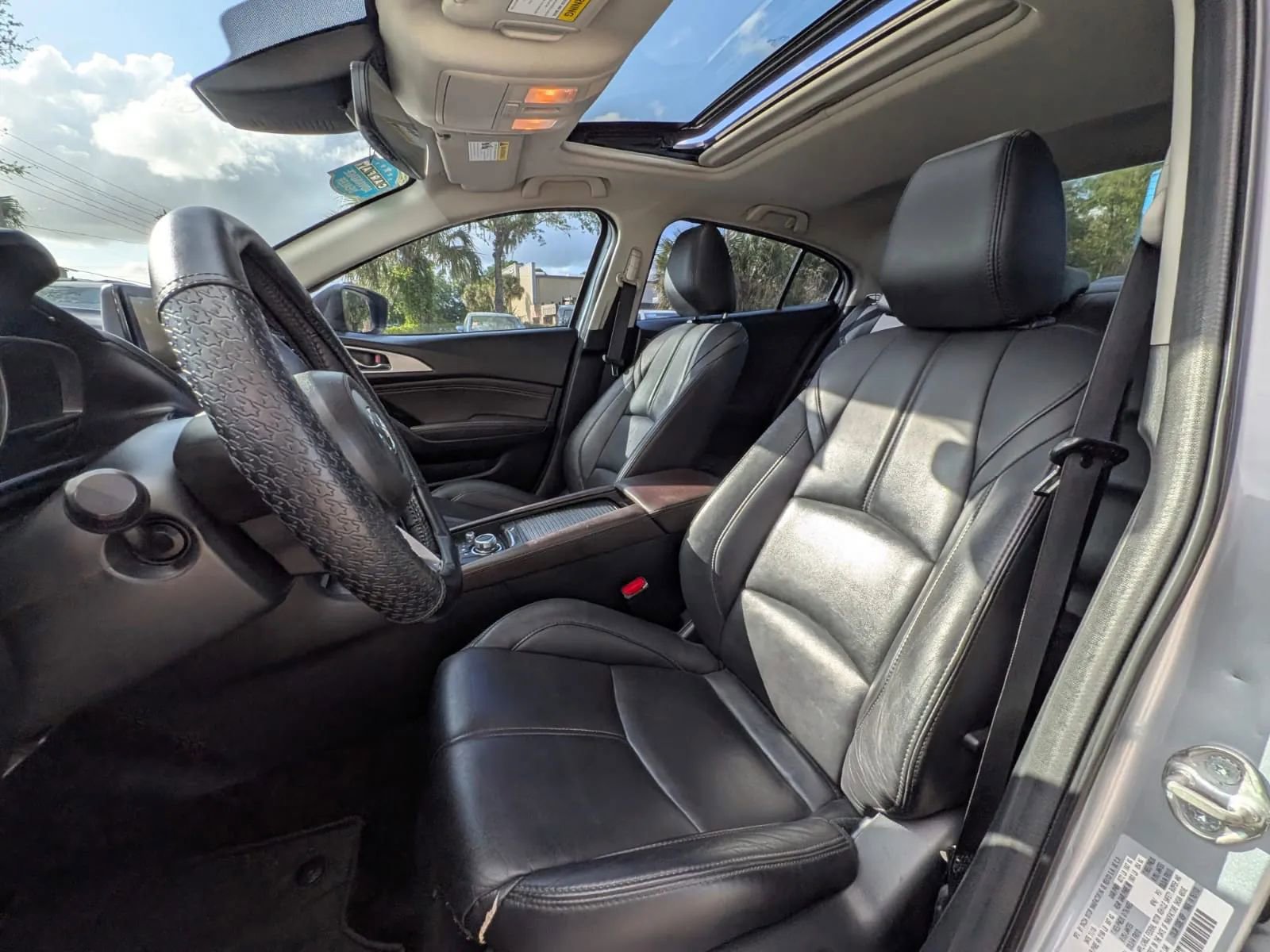 Used 2018 MAZDA MAZDA3 Touring FWD image 11