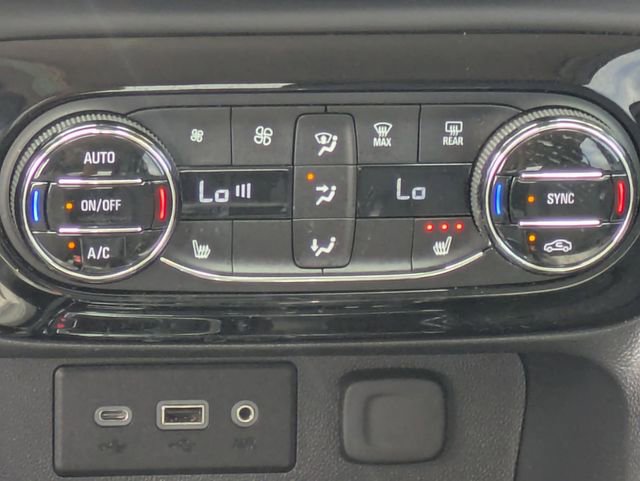Used 2023 Buick Encore GX Select w/ Sport Touring Package image 25