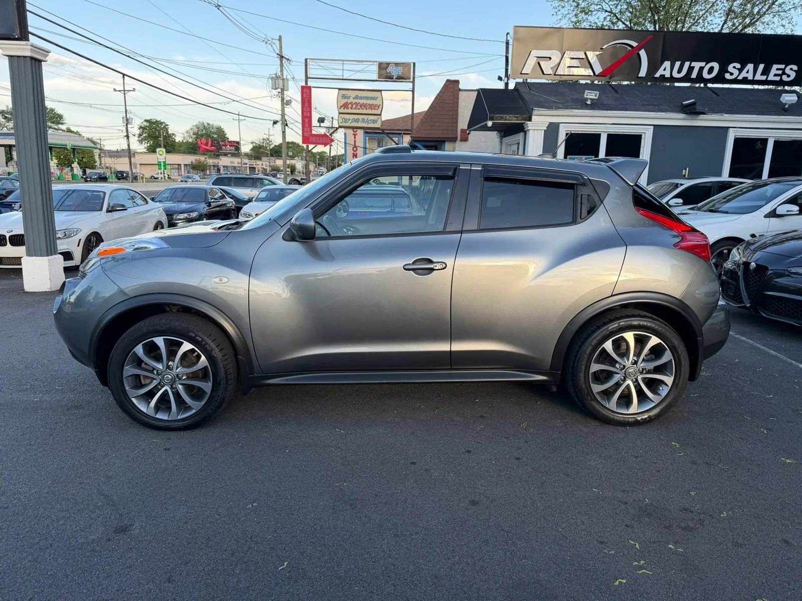 Used 2012 Nissan Juke SL w/ Sport Pkg AWD/4WD image 3