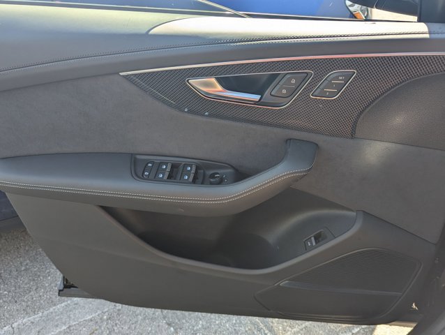 Used 2023 Audi SQ8 Prestige image 9