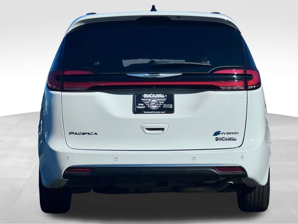 Used 2024 Chrysler Pacifica Pinnacle FWD image 6